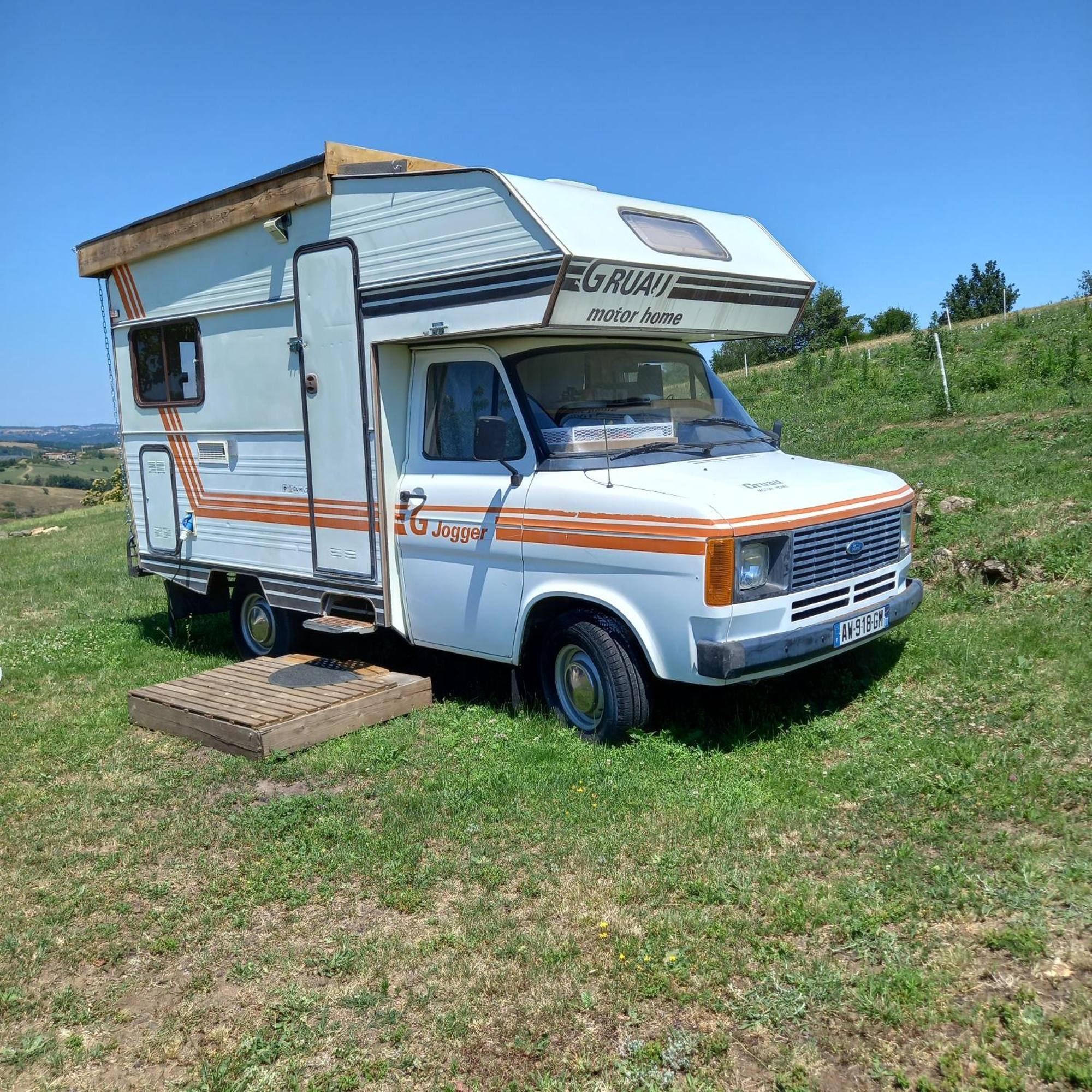 Camping Car Vintage Saint-Barthelemy-le-Plain Extérieur photo