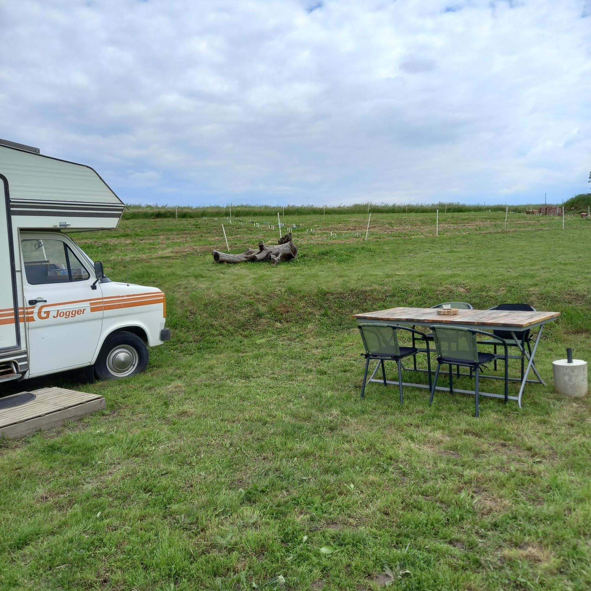 Camping Car Vintage Saint-Barthelemy-le-Plain Extérieur photo