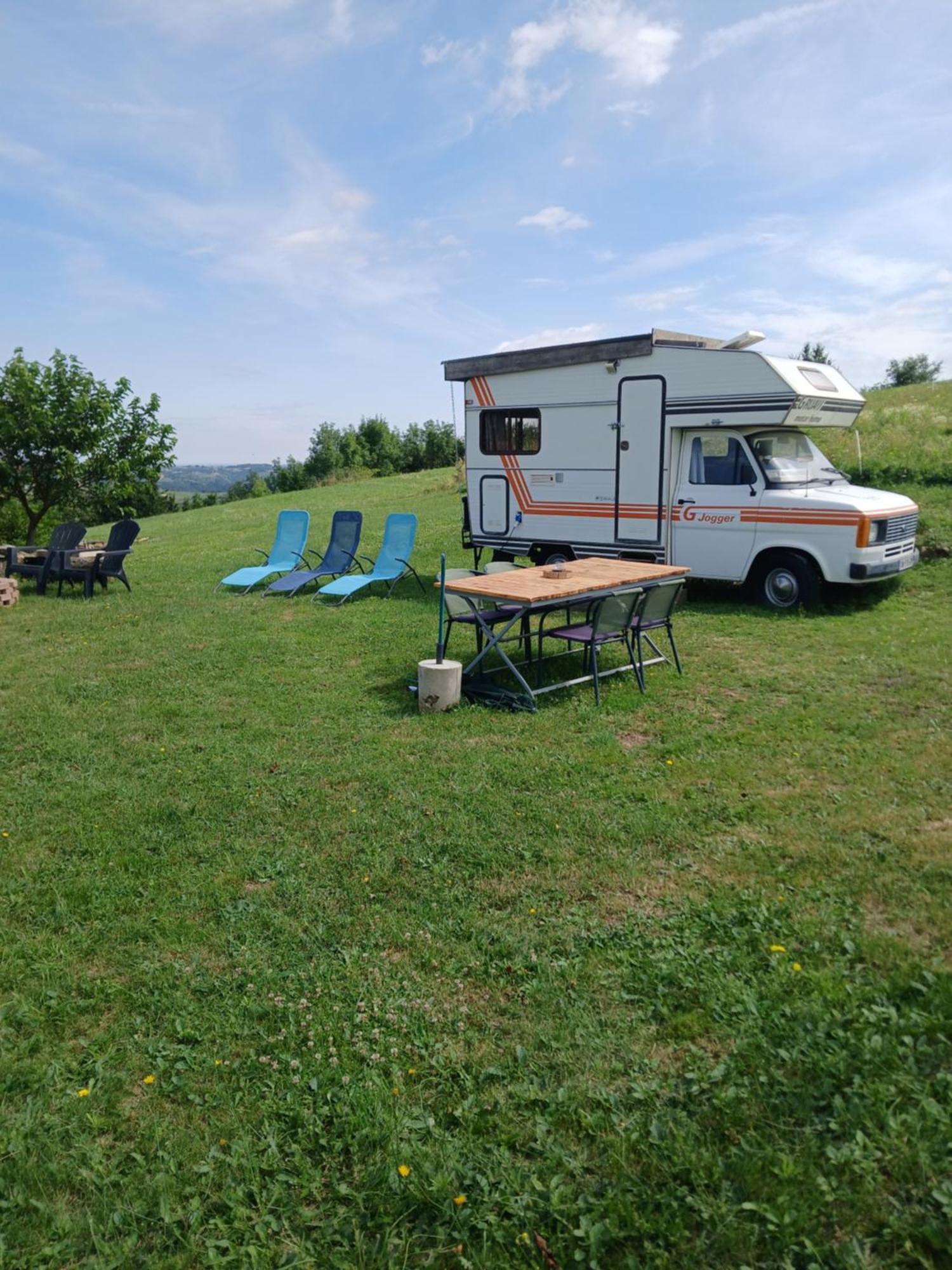 Camping Car Vintage Saint-Barthelemy-le-Plain Extérieur photo