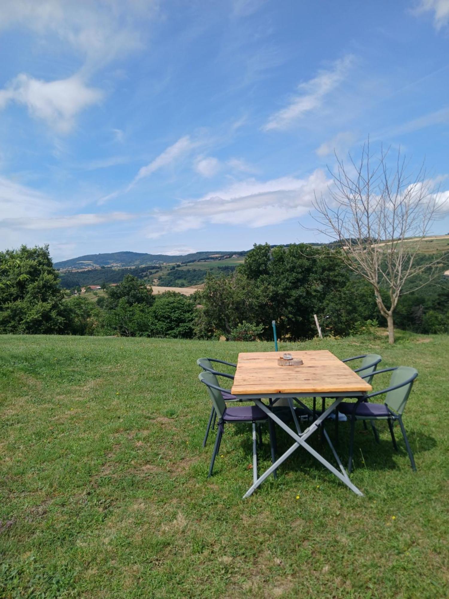 Camping Car Vintage Saint-Barthelemy-le-Plain Extérieur photo